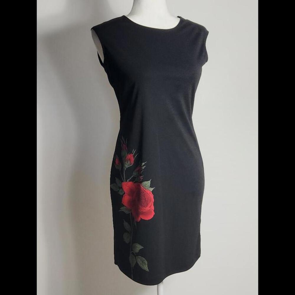 (26) NWT Petite Sophisticate Black w/Roses Cap Sleeve Dress